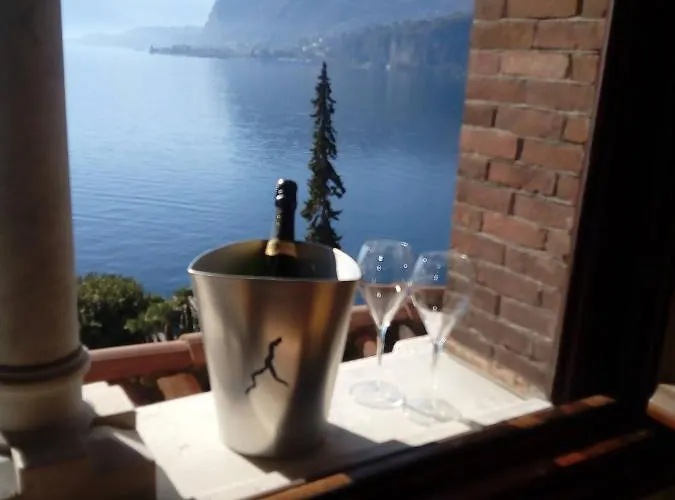 Charming Front * Acquaseria