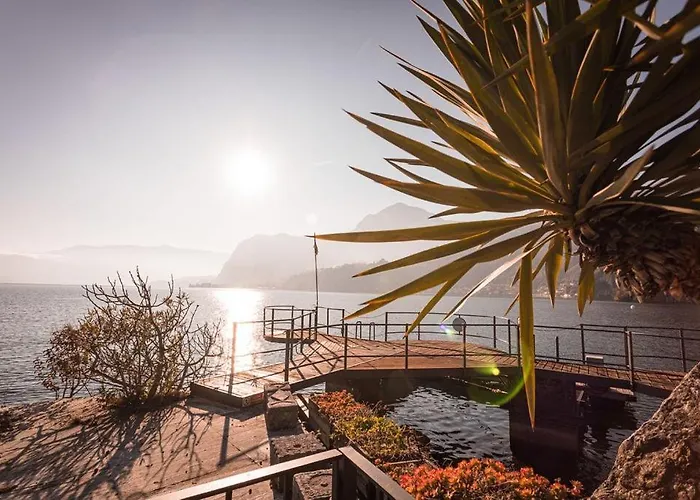 Charming Front * Acquaseria