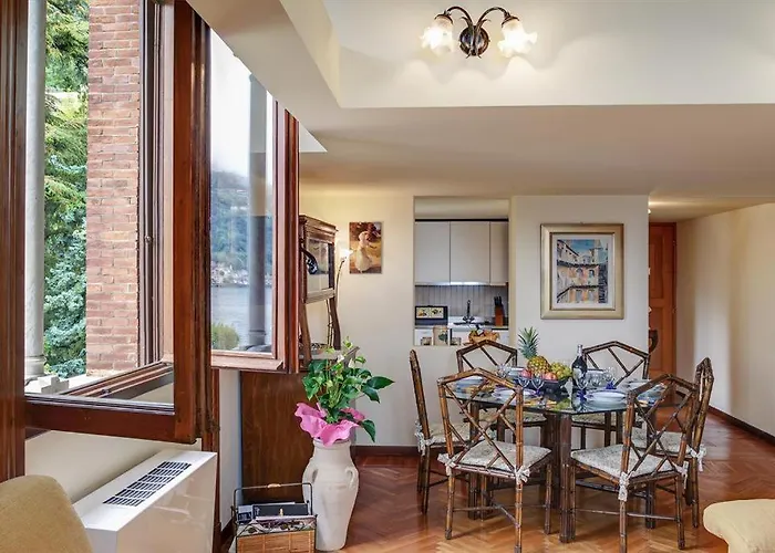 Charming Front * Acquaseria