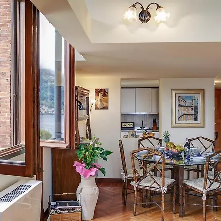 Charming Front * Acquaseria